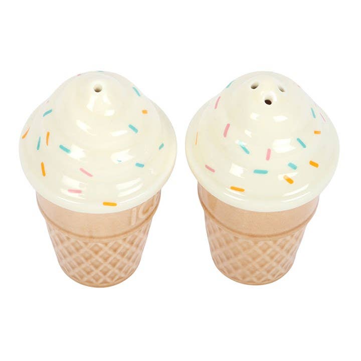 Ice cream cone shakers perfect for summer table settings