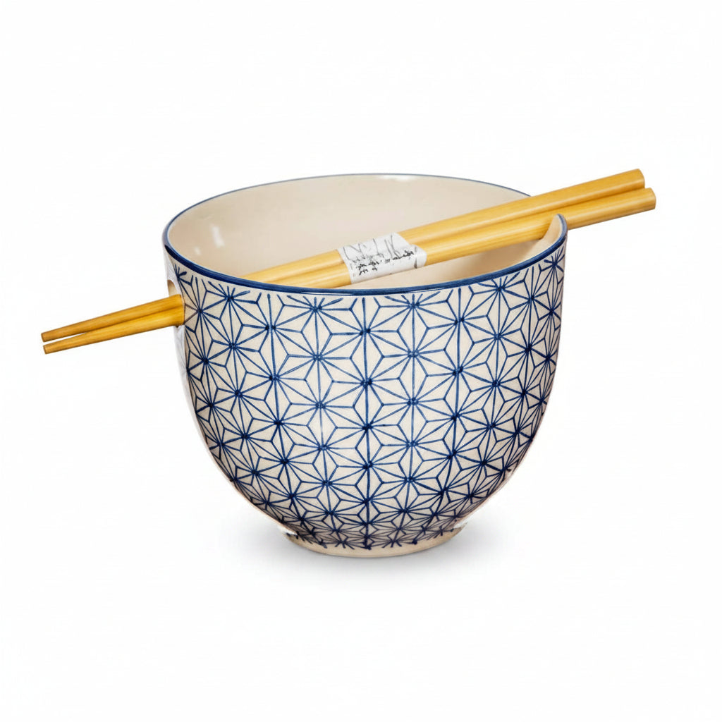 Sashiko noodle bowl from above showing chopsticks resting on rim notches