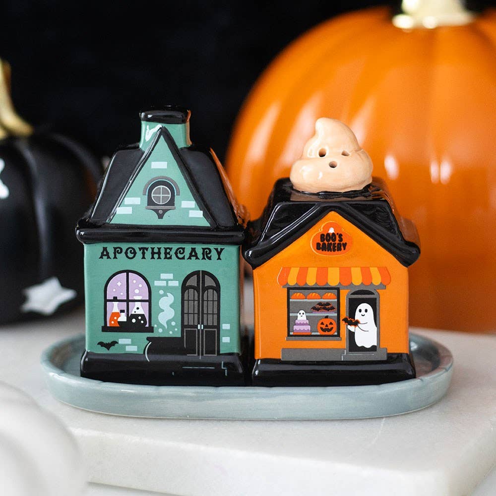Spooky Street Halloween house salt and pepper shakers